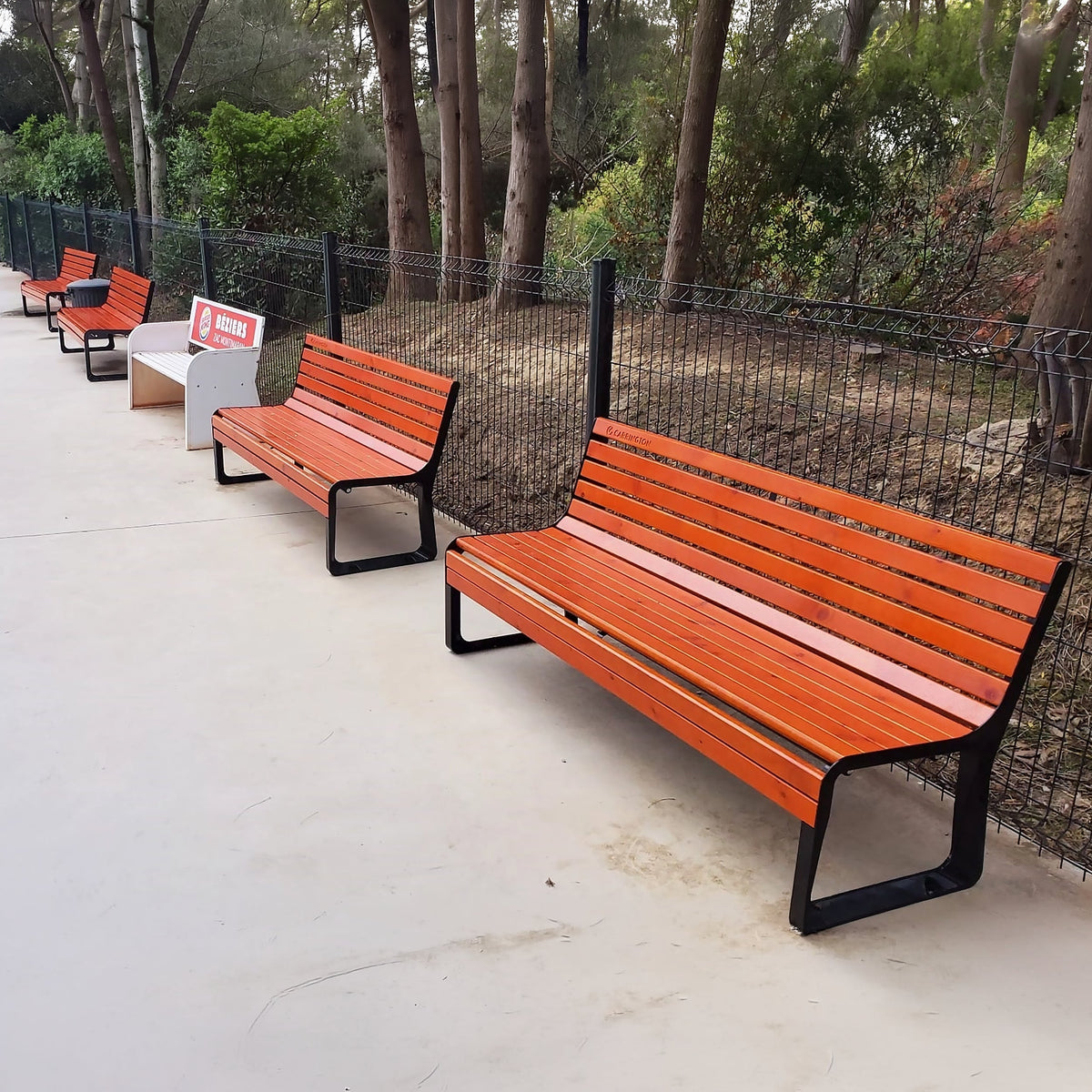 Premium wooden tennis bench with backrest - 196 cm Carrington